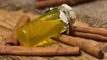 خواص روغن دارچین و کاربردهای آن