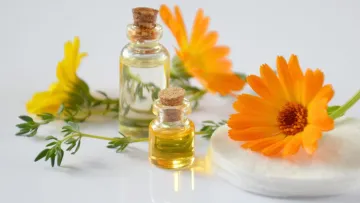 خواص روغن گل همیشه بهار برای پوست