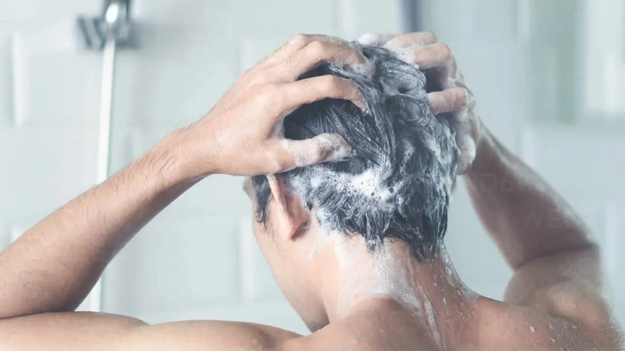 هر چند وقت یکبار باید موهای خود را بشویید؟