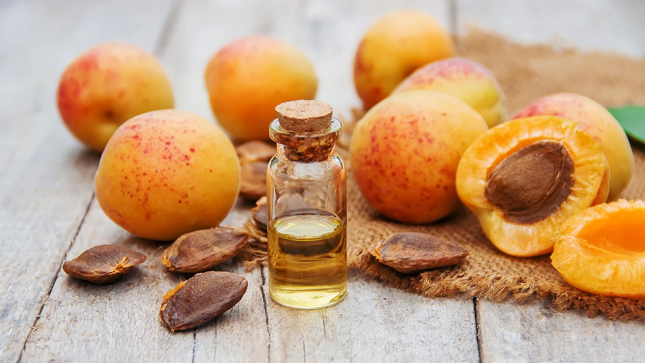 خواص روغن هسته زردآلو برای پوست